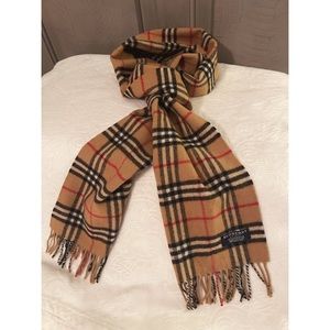 ♥️ 🚫SOLD🚫BURBERRY Nova Check Scarf ♥️